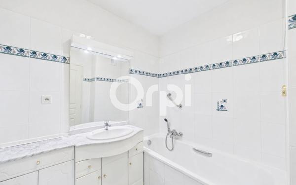 Appartement à vendre    3 pièces • 70,03 m2 Mandelieu-la-Napoule