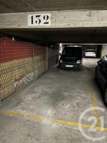 Parking à vendre  15 m 2   LE KREMLIN BICETRE  - 94
