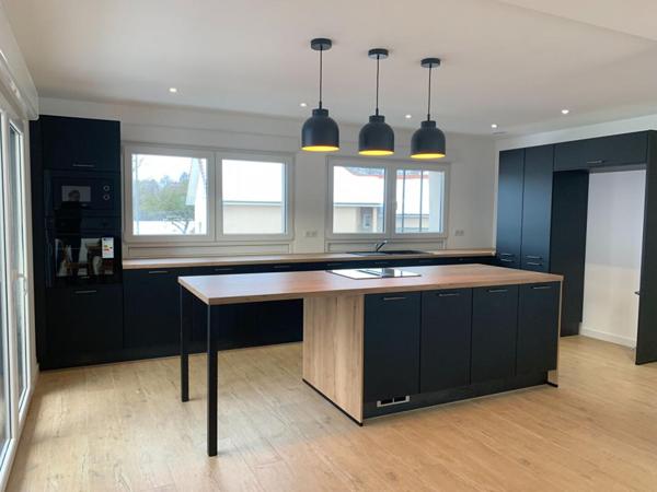 Vaste maison 8 minutes du centre ville de  Belfort