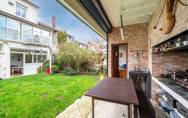 Maison à vendre    8 pièces • 195 m2 Versailles