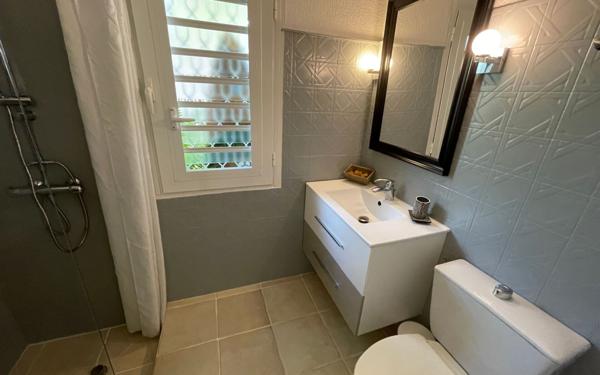 Maison à vendre    3 pièces • 58 m2 Saint-François