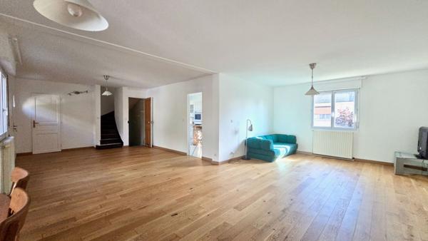 MAISON TRADITIONNEL 3 CHAMBRES AVEC JARDIN CENTRE VILLE DE SAVIGNY