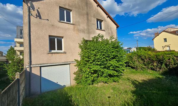 MAISON TRADITIONNEL 3 CHAMBRES AVEC JARDIN CENTRE VILLE DE SAVIGNY