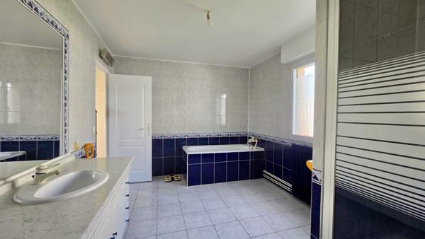 MAISON TRADITIONNEL 3 CHAMBRES AVEC JARDIN CENTRE VILLE DE SAVIGNY