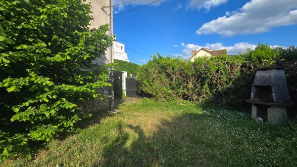 MAISON TRADITIONNEL 3 CHAMBRES AVEC JARDIN CENTRE VILLE DE SAVIGNY