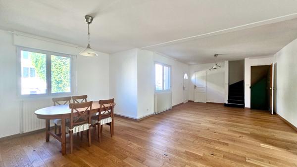 MAISON TRADITIONNEL 3 CHAMBRES AVEC JARDIN CENTRE VILLE DE SAVIGNY