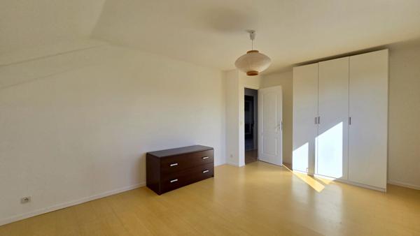 MAISON TRADITIONNEL 3 CHAMBRES AVEC JARDIN CENTRE VILLE DE SAVIGNY