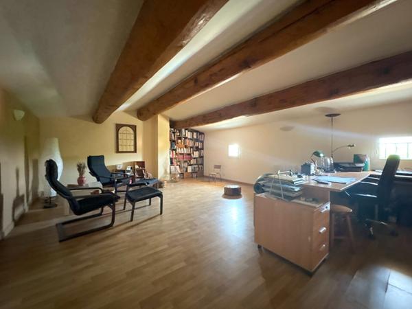 A VENDRE 84120 PERTUIS MAISON TYPE 6 PIECES D'ENVIRON 167M² AVEC DOUBLE GARAGE, PISCINE ET JARDIN