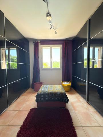 A VENDRE 84120 PERTUIS MAISON TYPE 6 PIECES D'ENVIRON 167M² AVEC DOUBLE GARAGE, PISCINE ET JARDIN