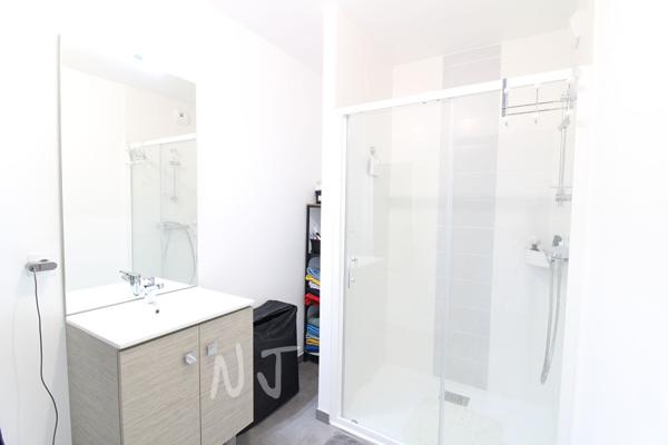 Appartement à louer Angers – 2 grandes chambres, 1 balcon.