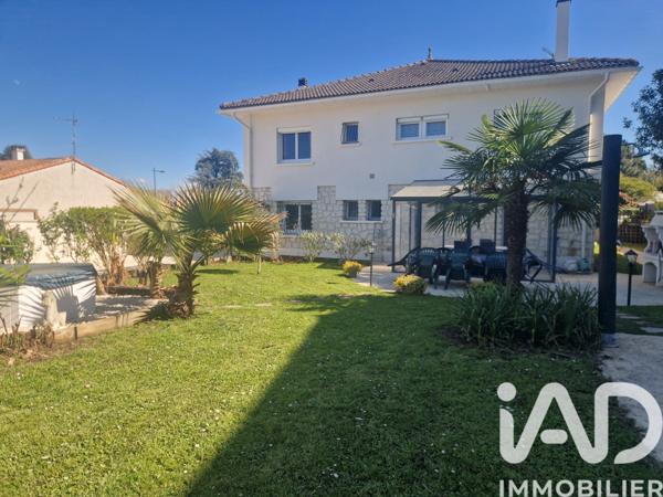 Maison à vendre 8 pièces 251 m² Angoulême