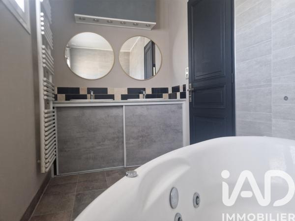 Maison à vendre 8 pièces 251 m² Angoulême