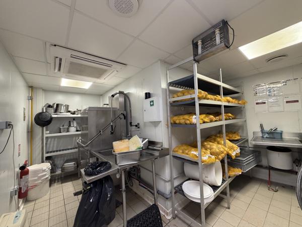 Fonds De Commerce
        
        - 115 m² 269 000 € *