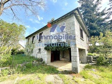 Maison à vendre à Saint-Chély-d'Apcher en Lozère (48200), ref : 48032-222