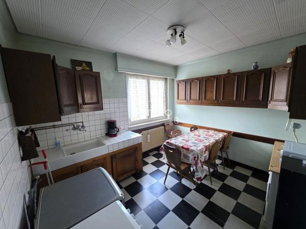 Maison de plain-pied surélevé au fort potentiel