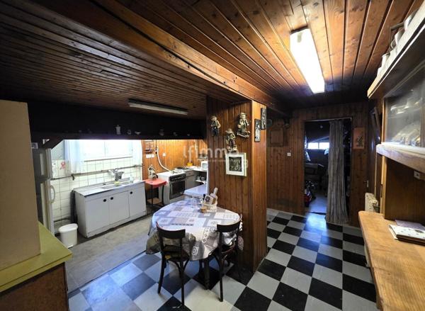 Maison de plain-pied surélevé au fort potentiel