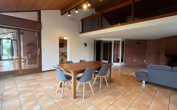 Maison à louer    5 pièces •  Montberon