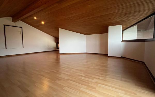 Maison à louer    5 pièces •  Montberon