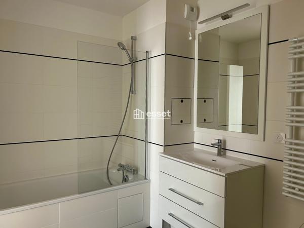 Location Appartement 2 pièces 40.7 m² - Courbevoie 92400