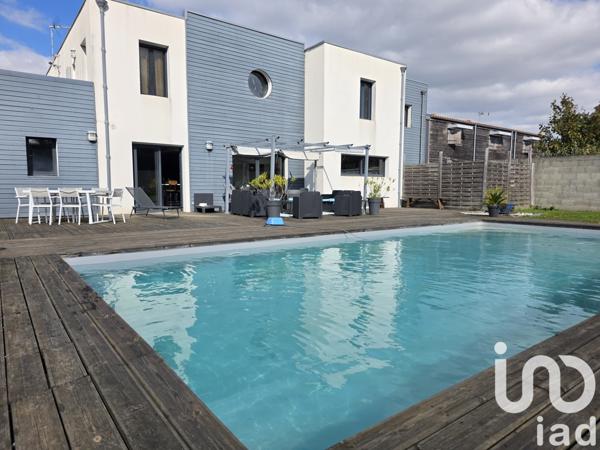 Maison à vendre 8 pièces 234 m² Sainte-Soulle