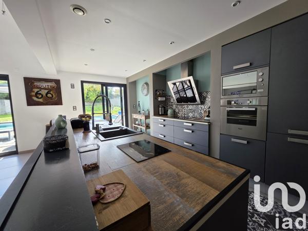 Maison à vendre 8 pièces 234 m² Sainte-Soulle