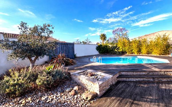 Maison à vendre    6 pièces •  Angliers