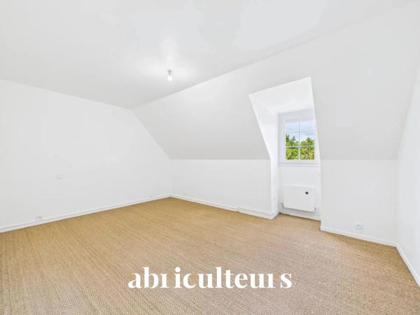 Maison spacieuse 150 m² 5 pièces 4 chambres Avilly St Léonard