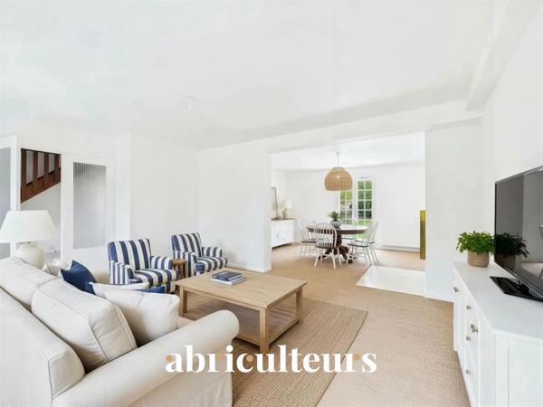Maison spacieuse 150 m² 5 pièces 4 chambres Avilly St Léonard