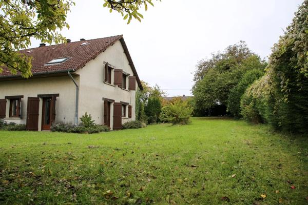 A proximité de la Belgique et du Luxembourg, maison 5 pièces, 140 m², terrain clos et arboré 2914 m² - 55 DUN SUR MEUSE (55)