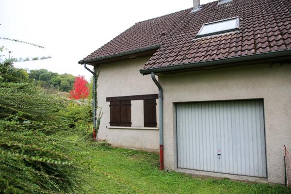 A proximité de la Belgique et du Luxembourg, maison 5 pièces, 140 m², terrain clos et arboré 2914 m² - 55 DUN SUR MEUSE (55)
