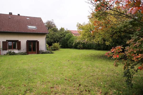 A proximité de la Belgique et du Luxembourg, maison 5 pièces, 140 m², terrain clos et arboré 2914 m² - 55 DUN SUR MEUSE (55)