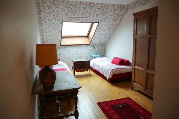 A proximité de la Belgique et du Luxembourg, maison 5 pièces, 140 m², terrain clos et arboré 2914 m² - 55 DUN SUR MEUSE (55)