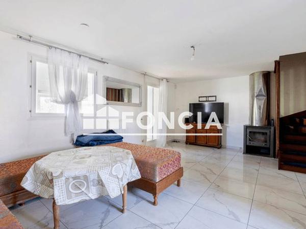 À vendre Maison 5 pièces 82 m² - Savigny-le-temple 77176