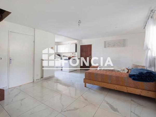 À vendre Maison 5 pièces 82 m² - Savigny-le-temple 77176