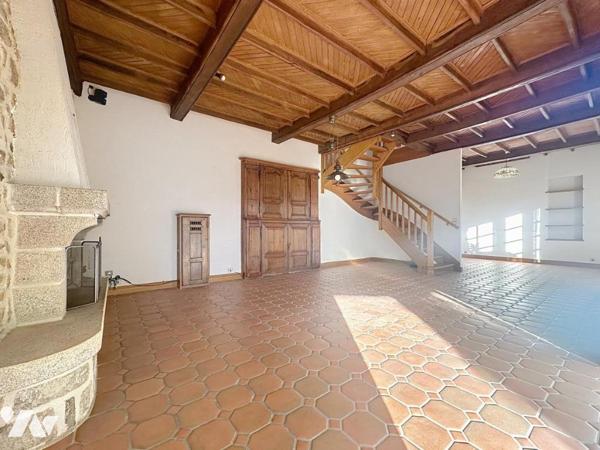 AURAY - Maison de Caractère avec Dépendances