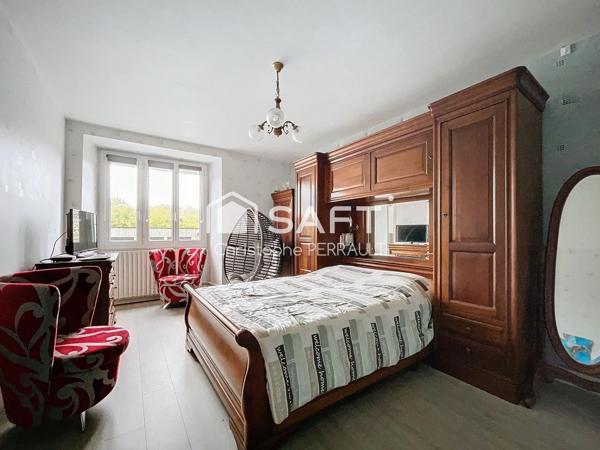 Propriété à la maison rénovée avec fort potentiel