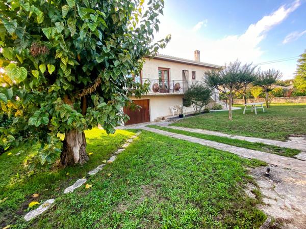 Centre-ville. Maison familiale T5. Grand terrain.