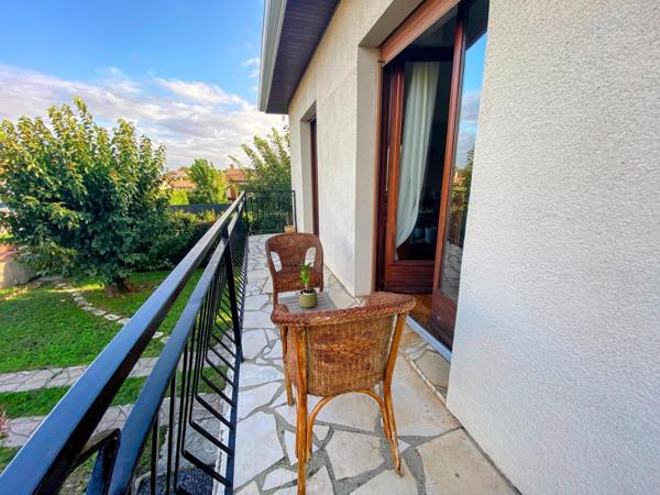 Centre-ville. Maison familiale T5. Grand terrain.