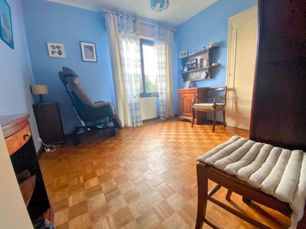 Centre-ville. Maison familiale T5. Grand terrain.