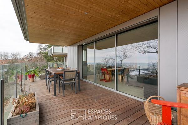 Appartement avec terrasse et vue sur Lyon dans une résidence de standing