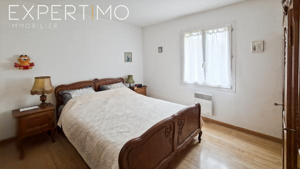 Guimps (16300) VIAGER OCCUPÉ BOUQUET 48904 € FAI RENTE 814 € SUR DEUX PERSONNES DE 83 ET 84 ANS