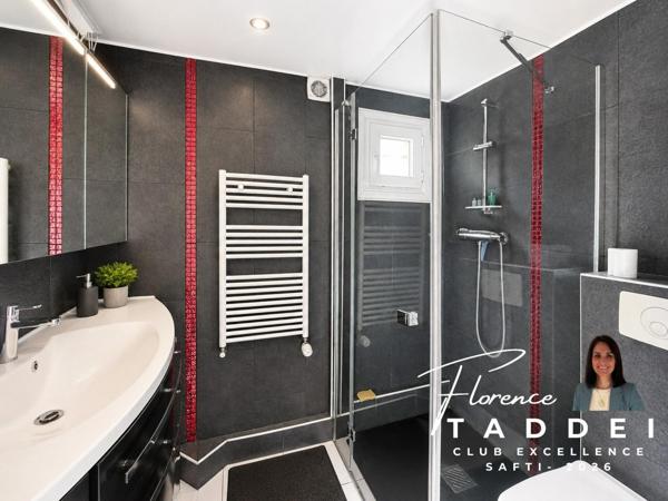 Maison familiale avec garage et jardin à Gif