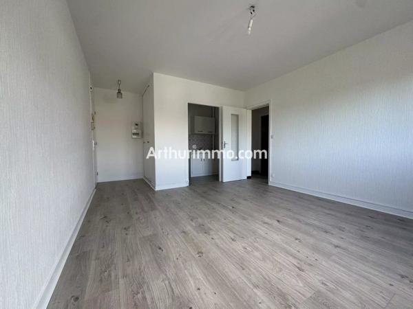 Location                                                      Appartement
                        
                     2 pièces                      46 m2                     à Montmorot