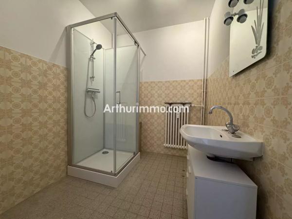 Location                                                      Appartement
                        
                     2 pièces                      46 m2                     à Montmorot