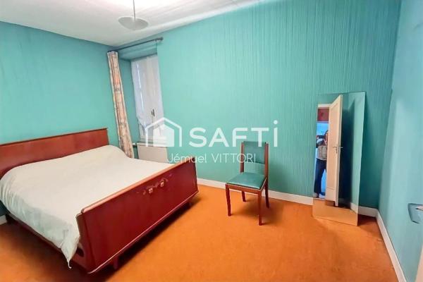 Maison de ville, 4 chambres, bureau, garage, courette