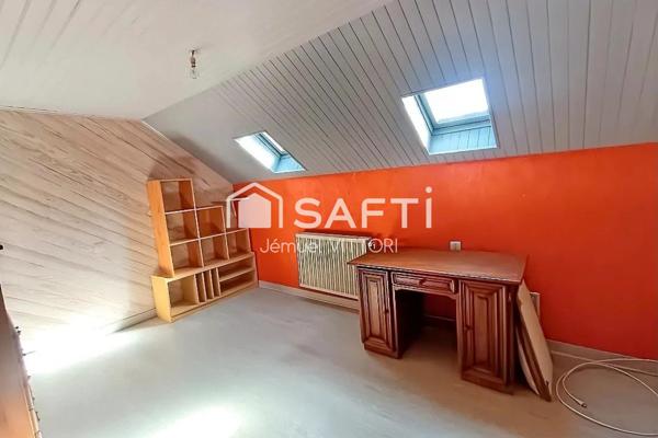 Maison de ville, 4 chambres, bureau, garage, courette