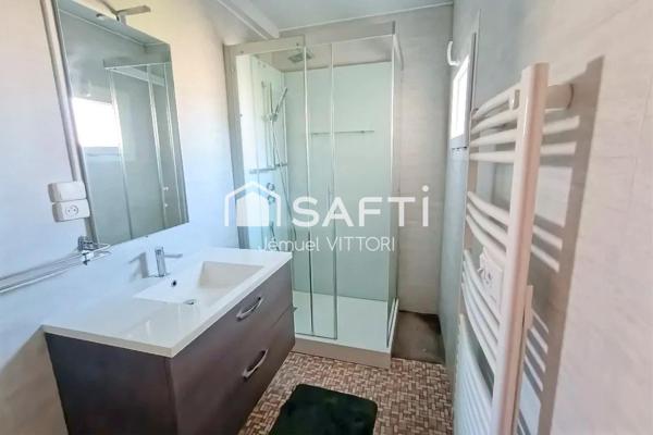 Maison de ville, 4 chambres, bureau, garage, courette