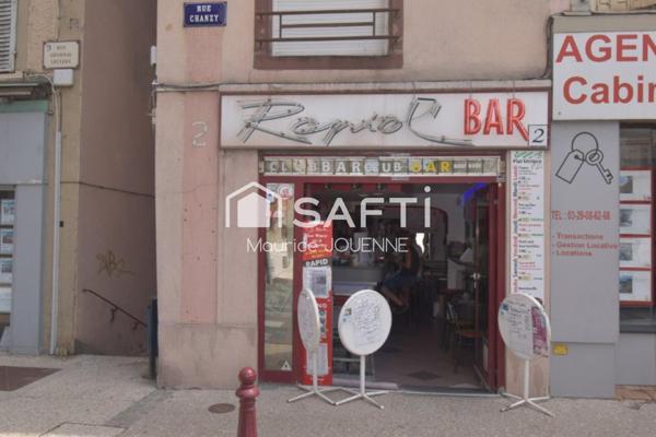 A NE PAS LAISSER PASSER : reprise d'un café, bar, brasserie, crêperie de renom avec sa belle terrasse ensoleillée