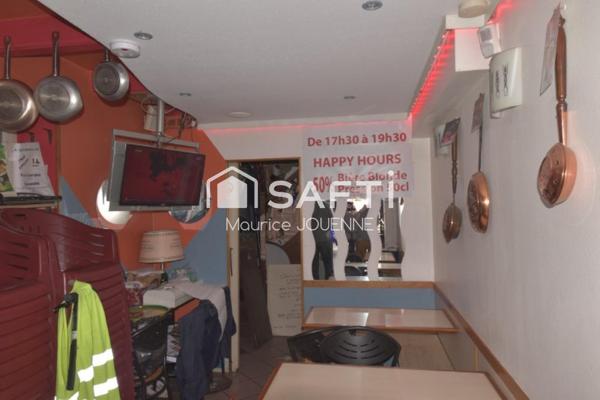 A NE PAS LAISSER PASSER : reprise d'un café, bar, brasserie, crêperie de renom avec sa belle terrasse ensoleillée