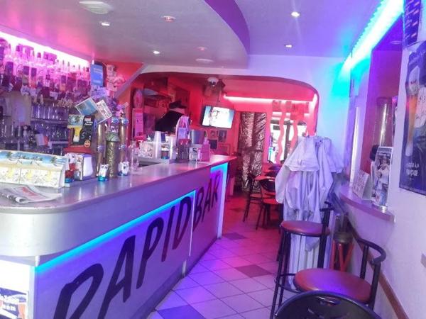 A NE PAS LAISSER PASSER : reprise d'un café, bar, brasserie, crêperie de renom avec sa belle terrasse ensoleillée